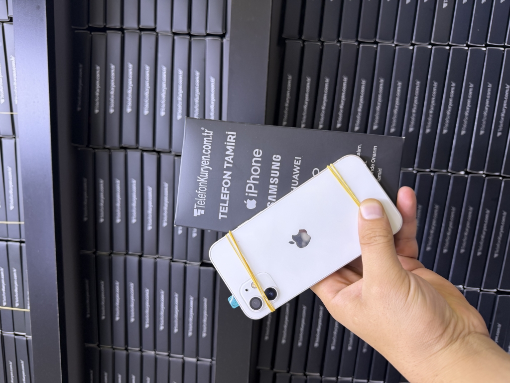 iPhone 12 Ekran Değişimi Antalya TelefonKuryen.Com +90 536 506 70 29 İletişim & Whatsapp iPhoneTelefonTamiri.Com 