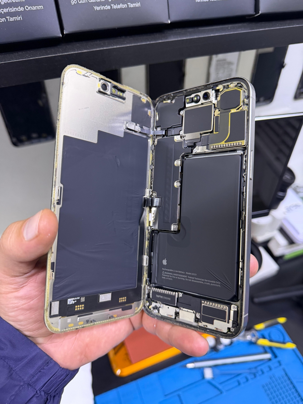 iPhone 15 Pro Max Batarya Değişimi Antalya