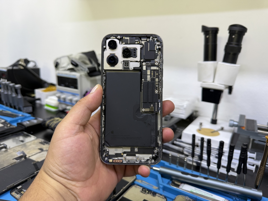 iPhone 16 Pro Max Ekran Değişimi Antalya
